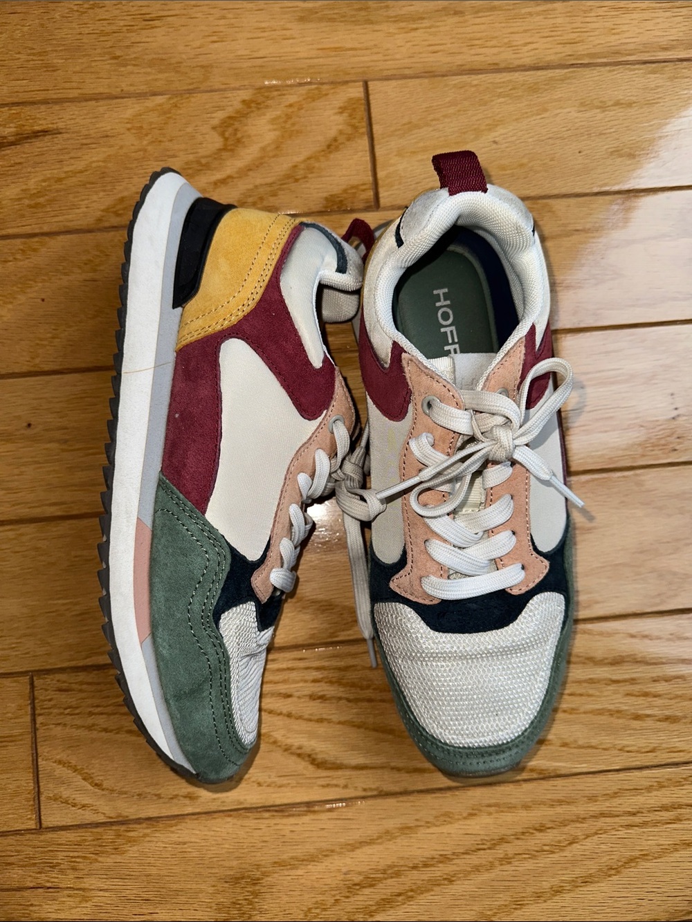 Women’s HOFF Size 7.5 Sneakers